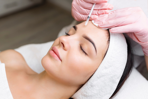 Forehead 's wrinkles removal by botox injections